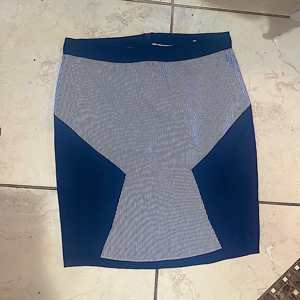 Elie Tahari Geometric / Line Print Skirt Size 6